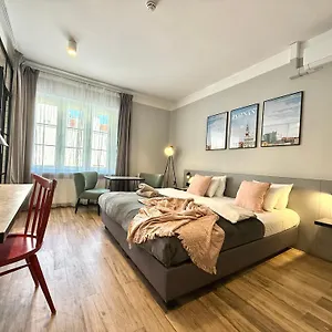 Wozna 11 Stare Lejlighedshotel
